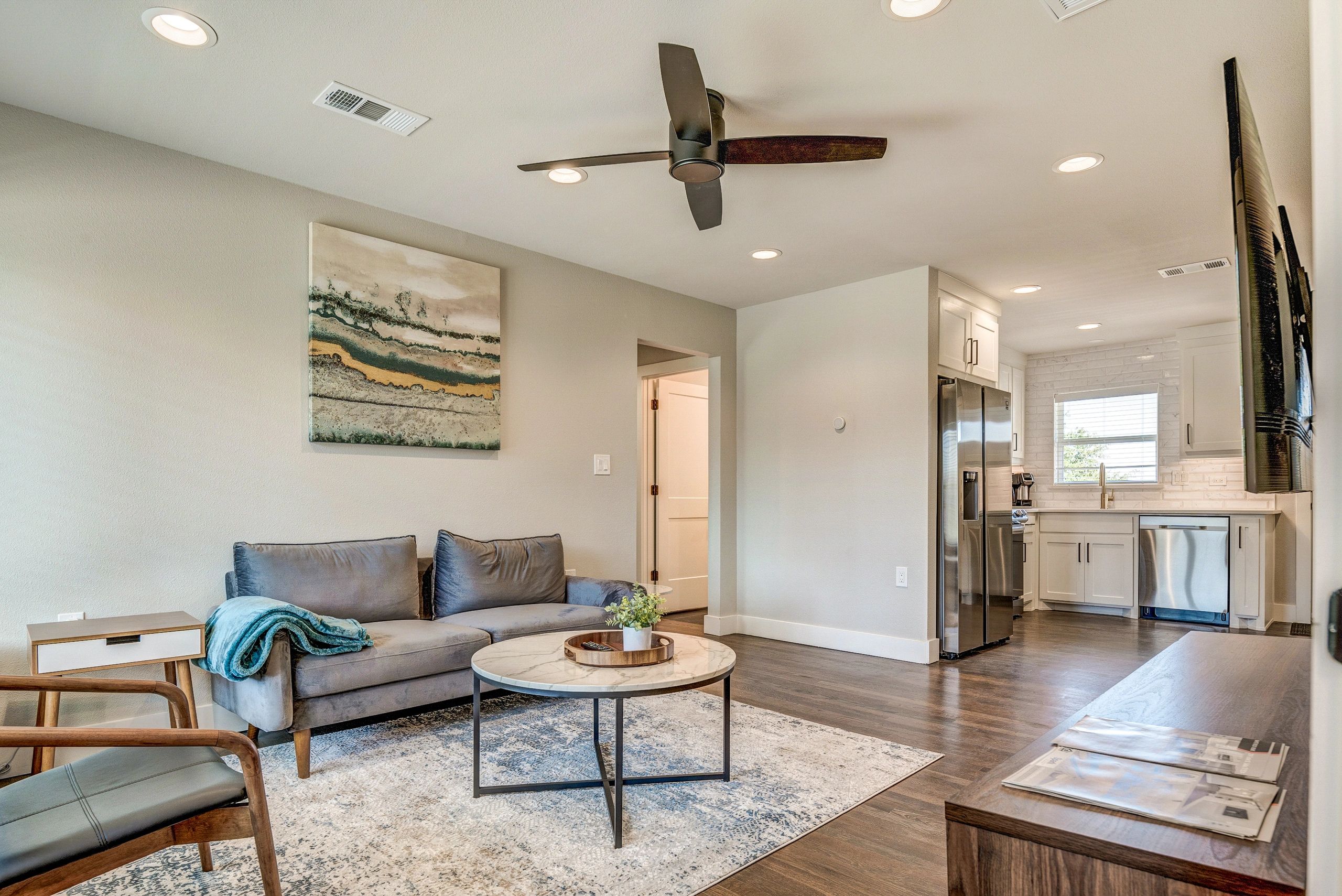 Modern furnished South Rock kitchen and dining area